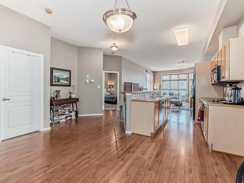 334 10407 122 Street, Edmonton, AB - Indoor Photo Showing Kitchen