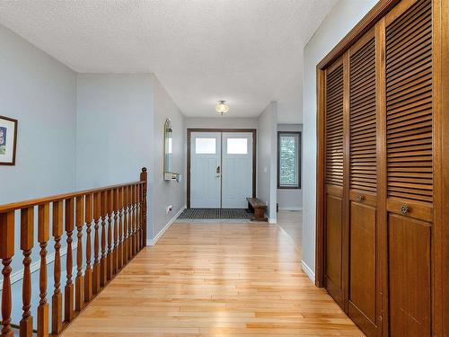 630 Henderson Street, Edmonton, AB - Indoor Photo Showing Other Room