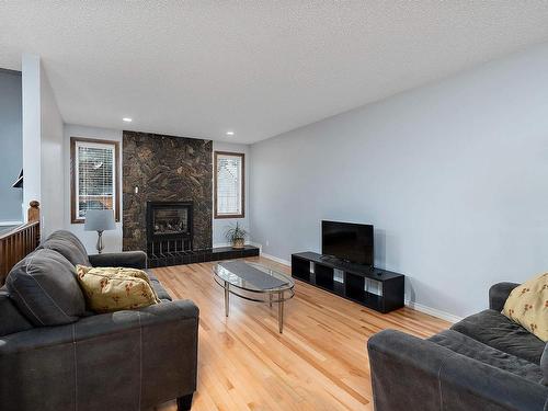 630 Henderson Street, Edmonton, AB - Indoor Photo Showing Living Room With Fireplace