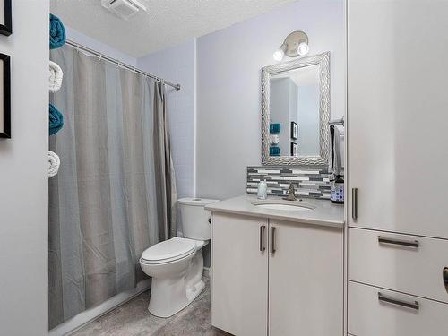 630 Henderson Street, Edmonton, AB - Indoor Photo Showing Bathroom