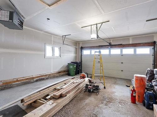 630 Henderson Street, Edmonton, AB - Indoor Photo Showing Garage