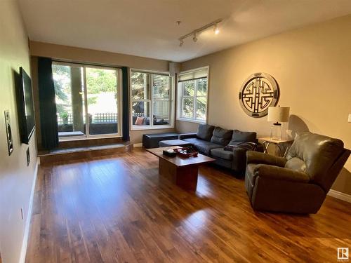 109 9804 101 Street, Edmonton, AB - Indoor Photo Showing Living Room