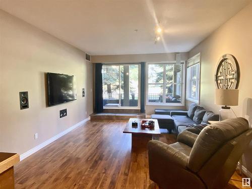 109 9804 101 Street, Edmonton, AB - Indoor Photo Showing Living Room