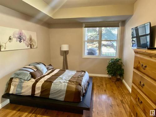 109 9804 101 Street, Edmonton, AB - Indoor Photo Showing Bedroom