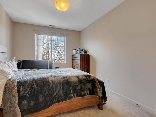 326 2503 Hanna Crescent, Edmonton, AB - Indoor Photo Showing Bedroom