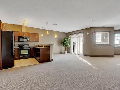 326 2503 Hanna Crescent, Edmonton, AB - Indoor Photo Showing Kitchen