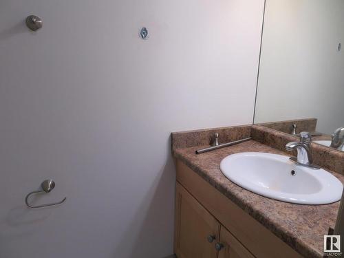 10338 161 Street, Edmonton, AB - Indoor Photo Showing Bathroom