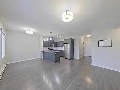 214 812 Welsh Drive, Edmonton, AB - Indoor Photo Showing Kitchen