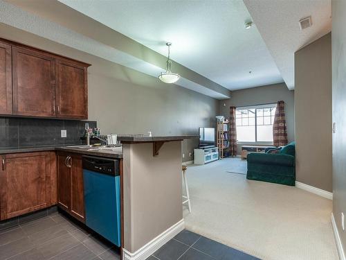 103 6720 112 Street, Edmonton, AB - Indoor Photo Showing Kitchen