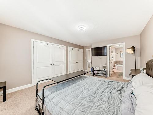 7821 170A Avenue, Edmonton, AB - Indoor Photo Showing Bedroom