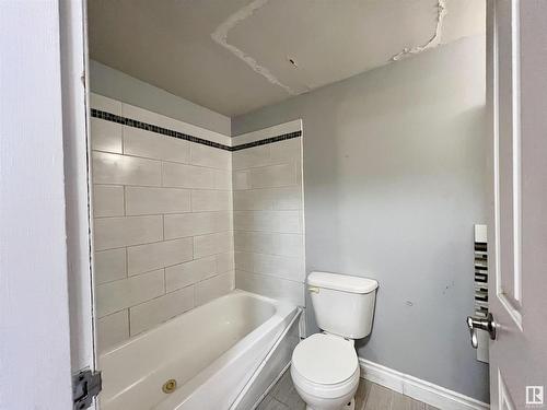 302 10615 110 Street, Edmonton, AB - Indoor Photo Showing Bathroom