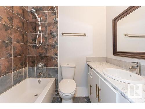 2321 Millbourne Rd W, Edmonton, AB - Indoor Photo Showing Bathroom