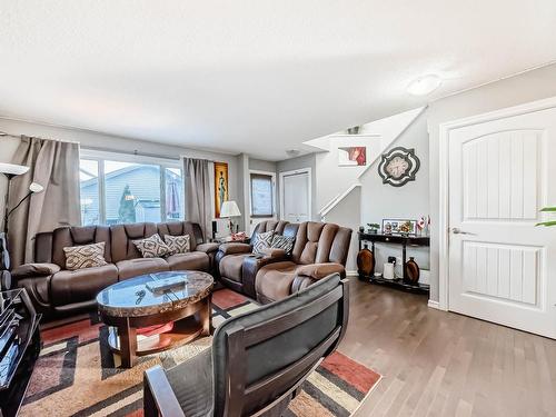 1839 32 Street, Edmonton, AB - Indoor Photo Showing Living Room