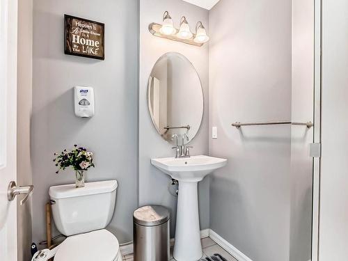 1839 32 Street, Edmonton, AB - Indoor Photo Showing Bathroom