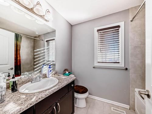 1839 32 Street, Edmonton, AB - Indoor Photo Showing Bathroom