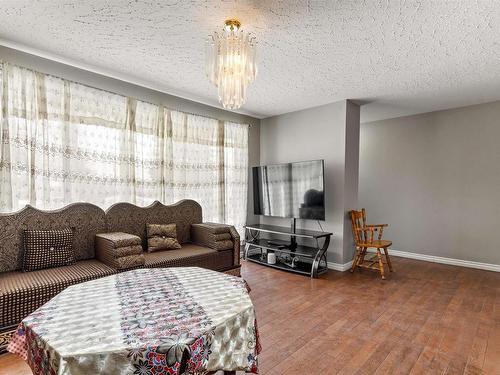 13448 113 Street Nw, Edmonton, AB - Indoor Photo Showing Living Room