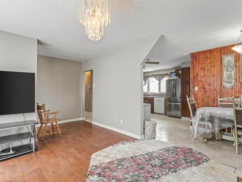 13448 113 Street Nw, Edmonton, AB - Indoor Photo Showing Bedroom