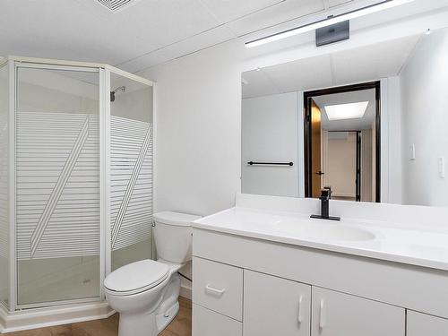 49 Jackson Road, Edmonton, AB - Indoor Photo Showing Bathroom