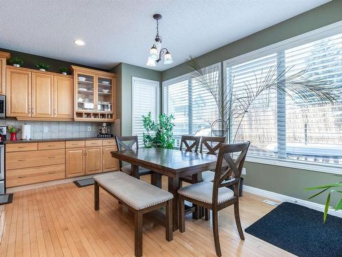 446 Sparling Court, Edmonton, AB - Indoor Photo Showing Dining Room