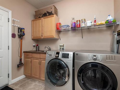 446 Sparling Court, Edmonton, AB - Indoor Photo Showing Laundry Room