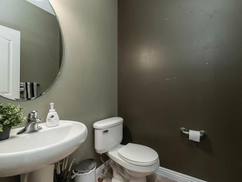 446 Sparling Court, Edmonton, AB - Indoor Photo Showing Bathroom