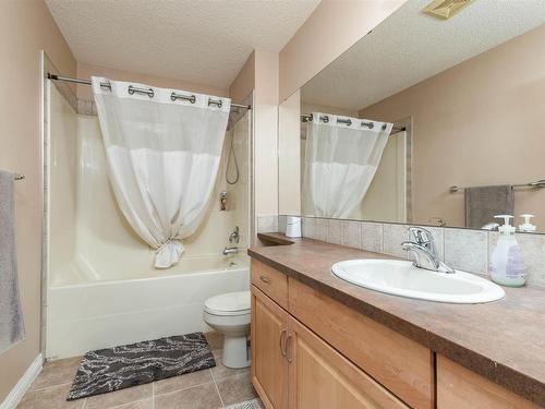 446 Sparling Court, Edmonton, AB - Indoor Photo Showing Bathroom