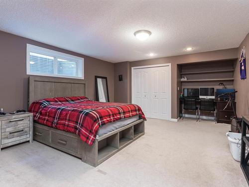 446 Sparling Court, Edmonton, AB - Indoor Photo Showing Bedroom