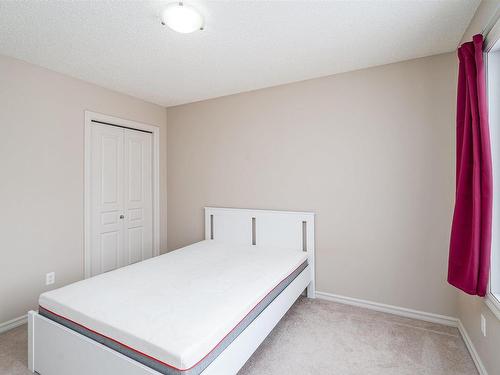 1209 Latta Crescent, Edmonton, AB - Indoor Photo Showing Bedroom