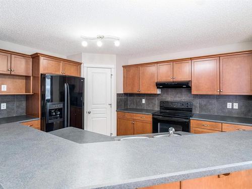 1209 Latta Crescent, Edmonton, AB - Indoor Photo Showing Kitchen