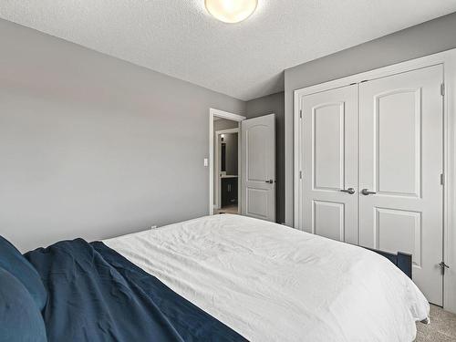 4035 Allan Crescent, Edmonton, AB - Indoor Photo Showing Bedroom