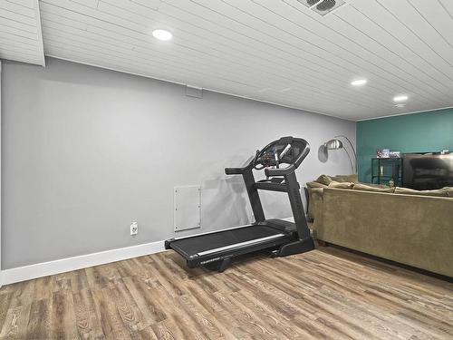 4035 Allan Crescent, Edmonton, AB - Indoor Photo Showing Gym Room