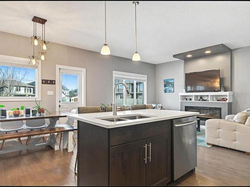 4035 Allan Crescent, Edmonton, AB - Indoor Photo Showing Kitchen With Double Sink