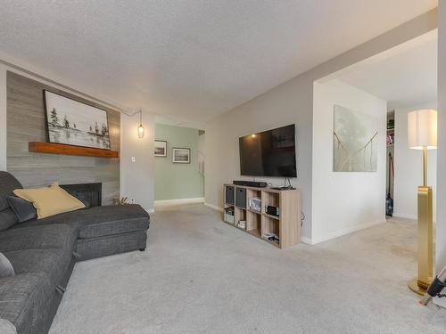 13413 43 Street, Edmonton, AB - Indoor Photo Showing Living Room