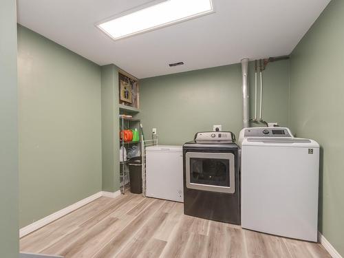 13413 43 Street, Edmonton, AB - Indoor Photo Showing Laundry Room