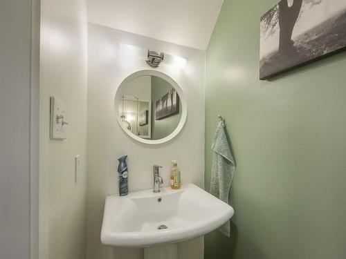 13413 43 Street, Edmonton, AB - Indoor Photo Showing Bathroom