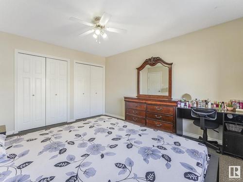 6418 16 Avenue, Edmonton, AB - Indoor Photo Showing Bedroom