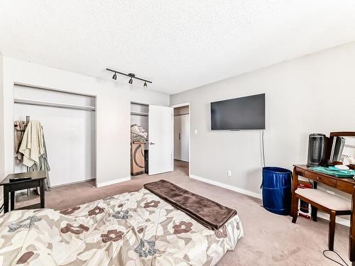 3 13454 Fort Road, Edmonton, AB - Indoor Photo Showing Bedroom