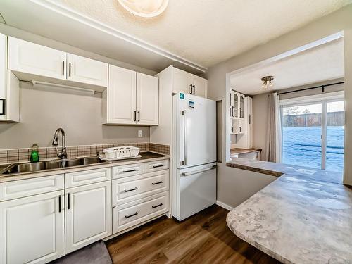 3 13454 Fort Road, Edmonton, AB - Indoor Photo Showing Kitchen