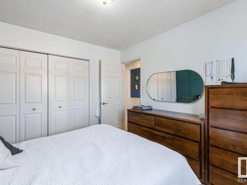 8735 92 Avenue, Edmonton, AB - Indoor Photo Showing Bedroom