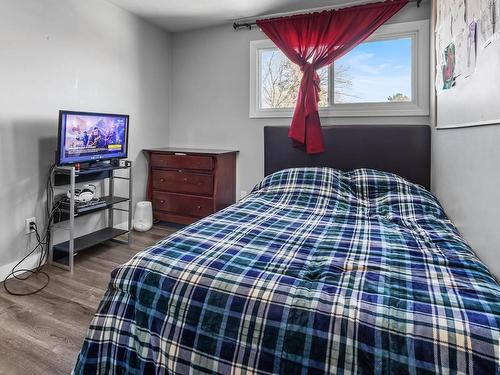 14324 57 Street, Edmonton, AB - Indoor Photo Showing Bedroom