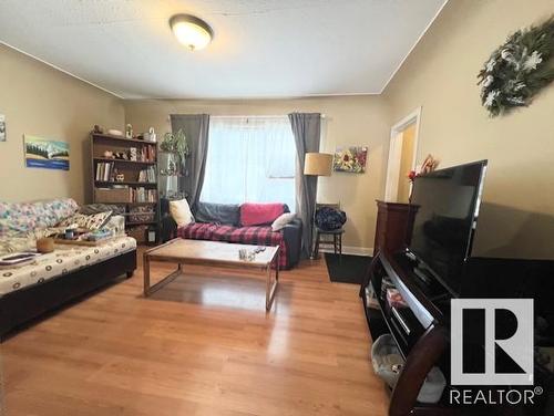 12131 125 Street, Edmonton, AB - Indoor Photo Showing Living Room