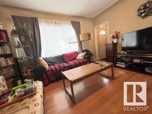 12131 125 Street, Edmonton, AB - Indoor Photo Showing Living Room