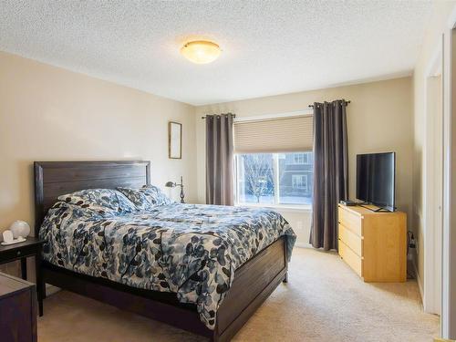 4689 Crabapple Run, Edmonton, AB - Indoor Photo Showing Bedroom