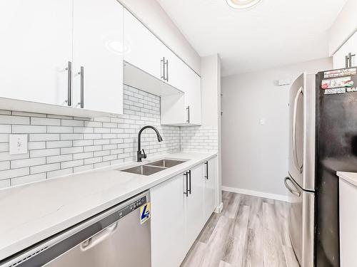 4 14120 80 Street, Edmonton, AB - Indoor Photo Showing Kitchen With Double Sink With Upgraded Kitchen