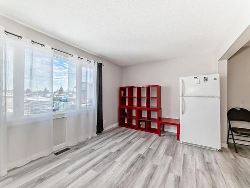 4 14120 80 Street, Edmonton, AB - Indoor