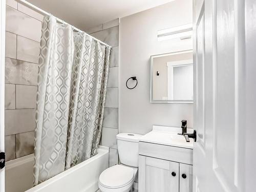 4 14120 80 Street, Edmonton, AB - Indoor Photo Showing Bathroom