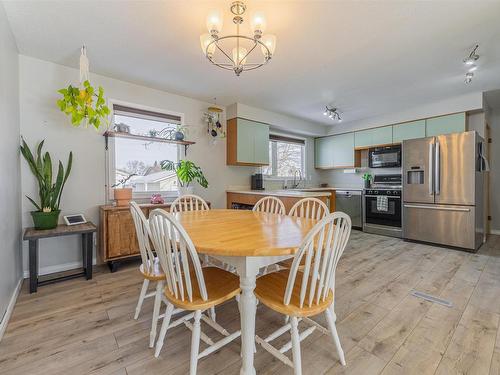 8612 152A Avenue, Edmonton, AB - Indoor Photo Showing Dining Room