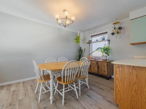 8612 152A Avenue, Edmonton, AB - Indoor Photo Showing Dining Room