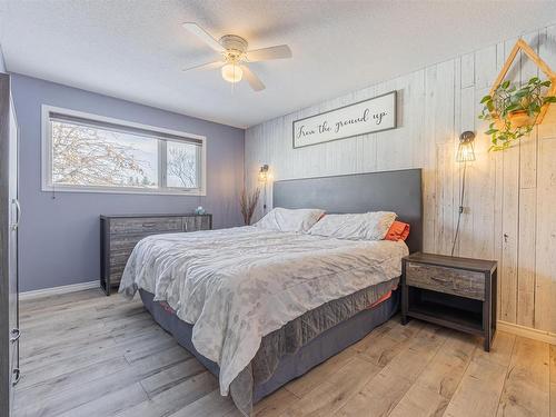 8612 152A Avenue, Edmonton, AB - Indoor Photo Showing Bedroom