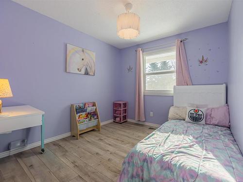 8612 152A Avenue, Edmonton, AB - Indoor Photo Showing Bedroom